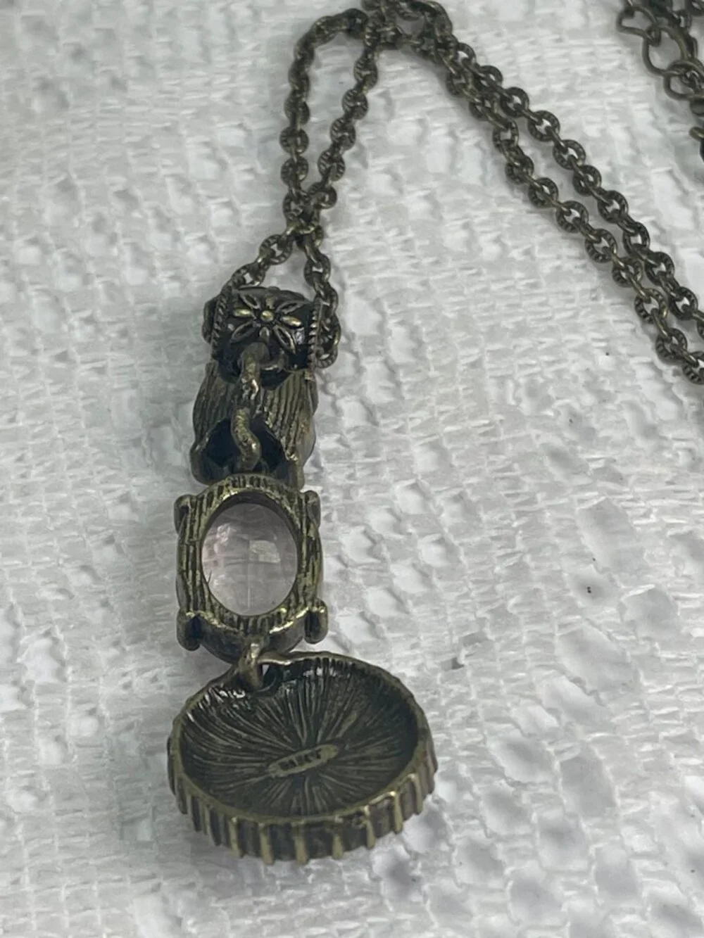 Avon adjustable chain